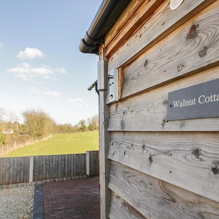 Walnut Cottage Стратфорд на Ейвън Екстериор снимка