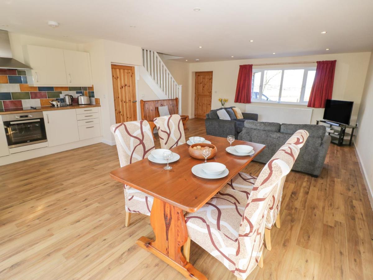 Walnut Cottage Стратфорд на Ейвън Екстериор снимка